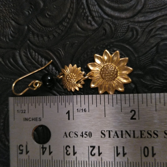Handmade Sunflower Daisy Dangle Earrings - Picture 2 of 3